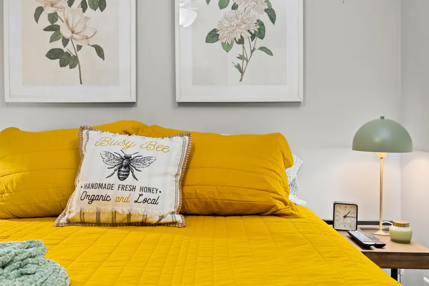 Bumble Bee Cottage - Quiet comfort for 2 - Image 1
