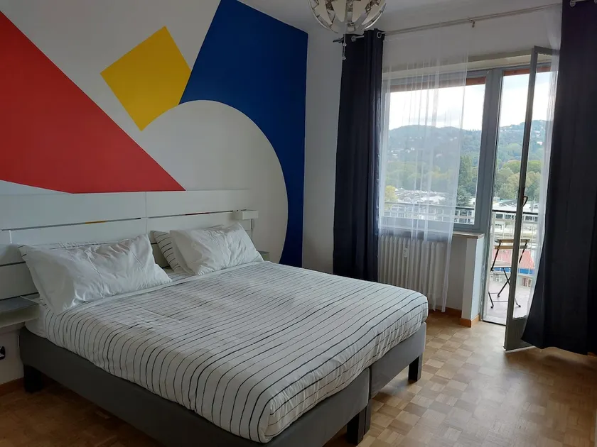 Casina 2 squares, hill view - Image 1