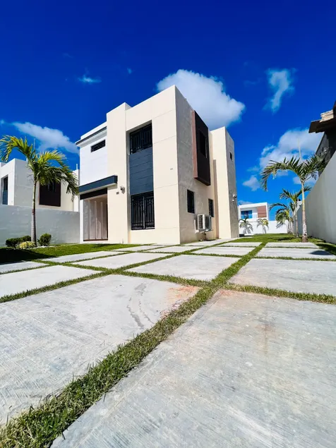 Modern 3BR Villa w/Pool-12 min to Beach & Airport - Image 1