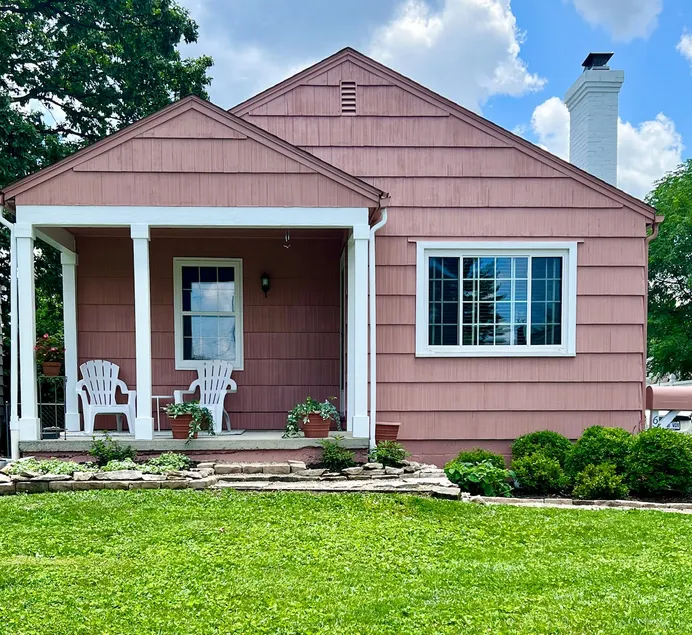 Pink Chalet Downtown | Themed 2Bed Home, Fire Pit - Image 1