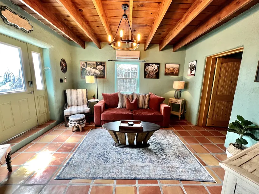 The Yak Hideaway! Southwest ABQ meets country. - Image 1