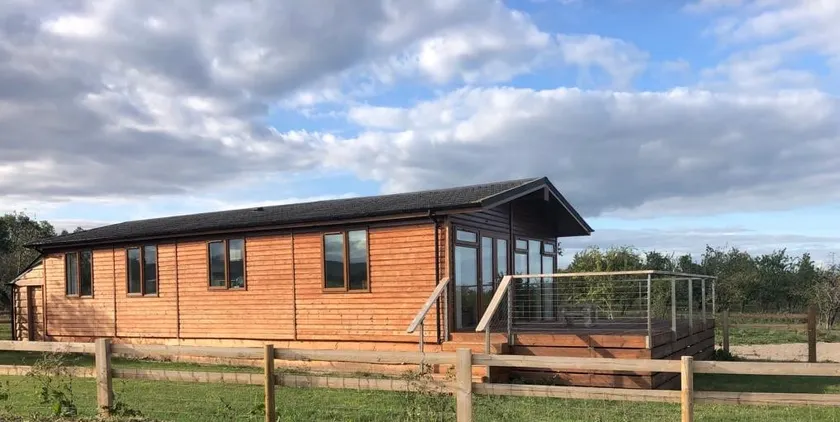Tranquil lodge on family farm - Image 1