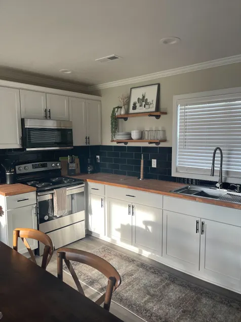 Piper's Place - 2 Bedroom House in DT Hamilton - Image 1