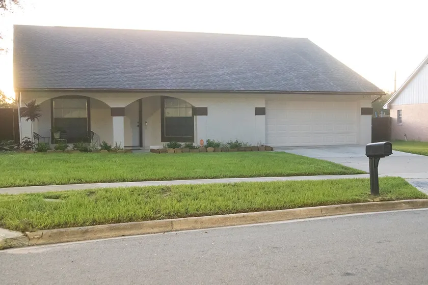 Cozy elegant 3 bedroom house with fireplace. - Image 1