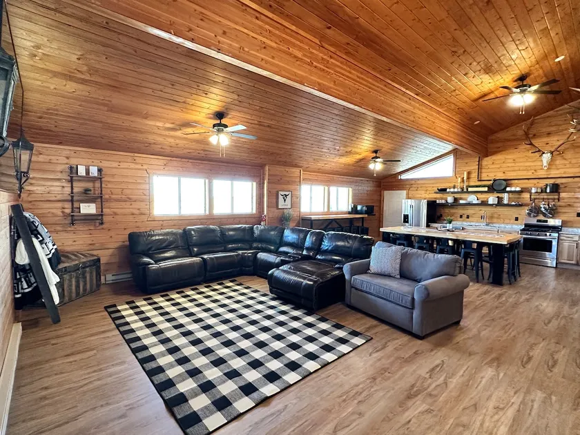 4 Bed 4 Bath Apt A or rent the WHOLE LODGE - Image 1