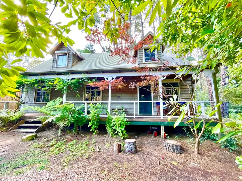 Holly Lodge - Image 1