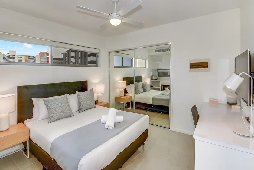 Studio | 100m to Hospital WiFi Parking | Long Stay - Image 1