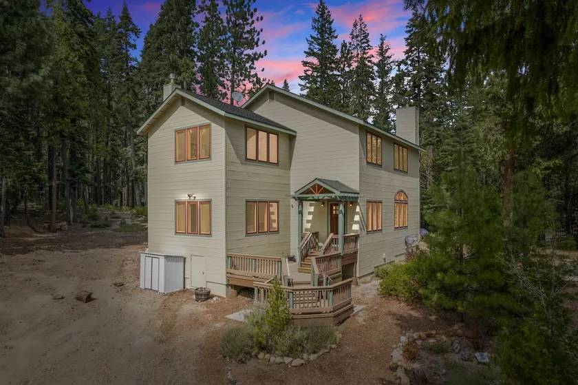 Waldorf's Zen in Mount Shasta - Image 1