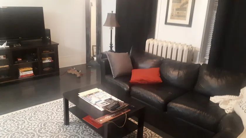 Charming Century 2 Bedroom Downtown New Liskeard - Image 1