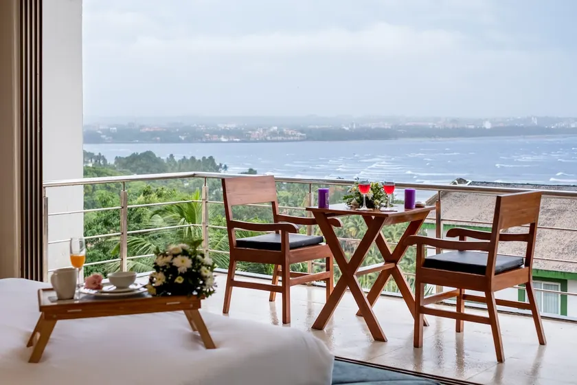 Staymaster Edge Water | 4BHK Sea View Luxury Villa - Image 1