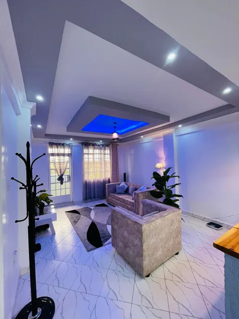 Luxe 1bedroom serviced apartment with free parking - Image 1