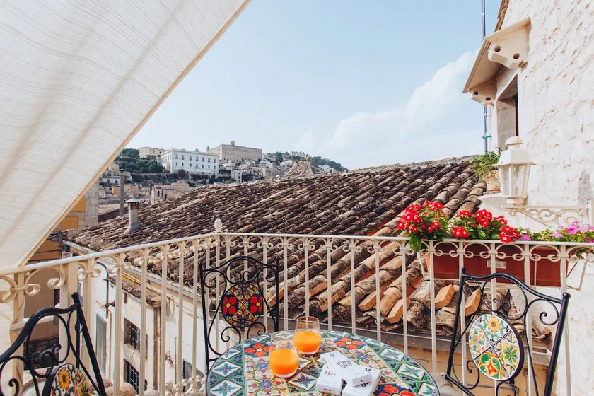 [Panoramic Terrace]Charming, Historic, Unique - Image 1