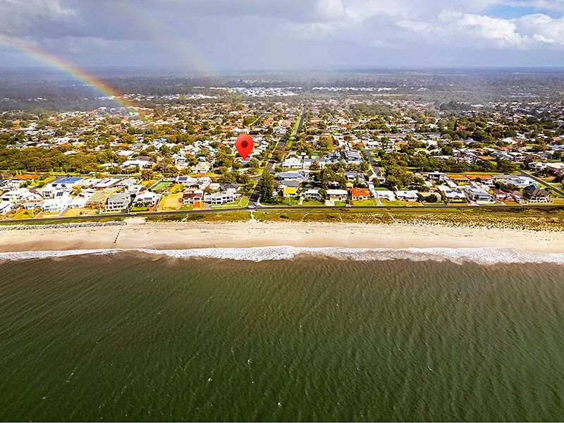 Sea Renity On Earnshaw 3BR Beachside Bliss - Image 1