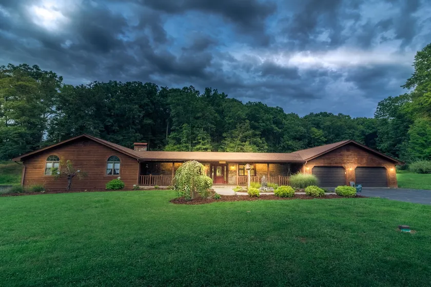 Peaceful 8 Bedroom 5 Bath w/patio bar-grill, swimming pond No Extra Fees - Image 1