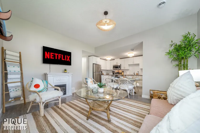 BoHo Chic Suite | Long Stays | Fireplace | Garage - Image 1