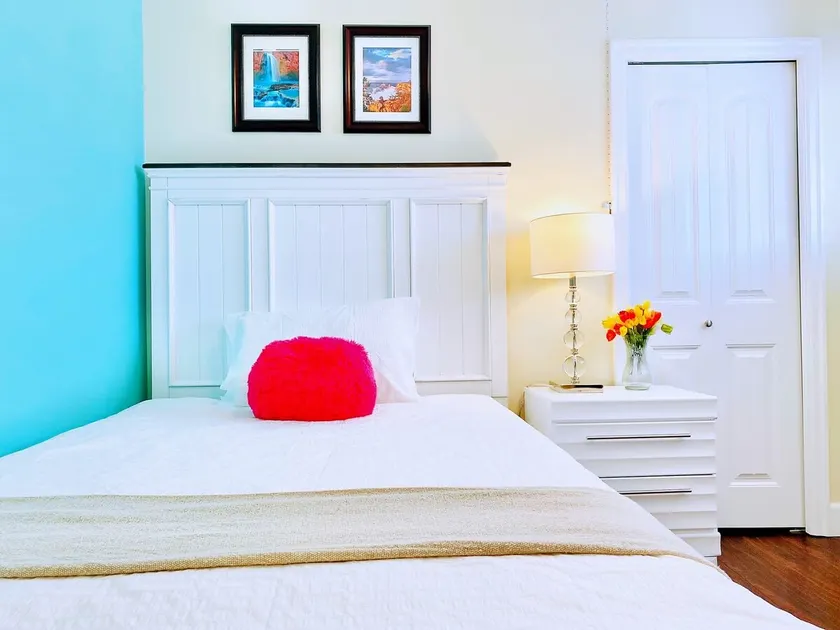 3-bedroom home in Vancouver Central /Near Airport - Image 1