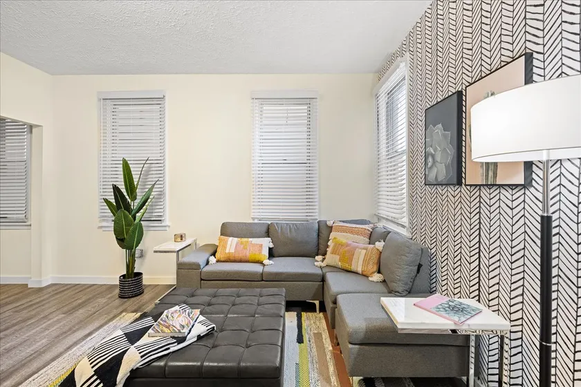 Stylish, Sleek 3-Bedroom near Acrisure Stadium - Image 1