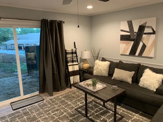 Homey 3-bedroom condo - Image 1