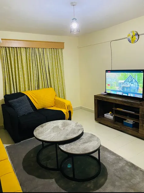 Stylish centrally located apt: secure,WiFi&parking - Image 1