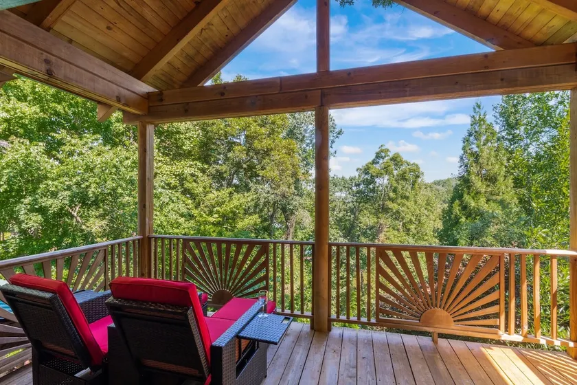 Rustic Cabin with Party dock and game room - Image 1