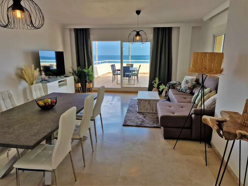Bermuda Beach 1 Comfortable holiday residence - Image 1