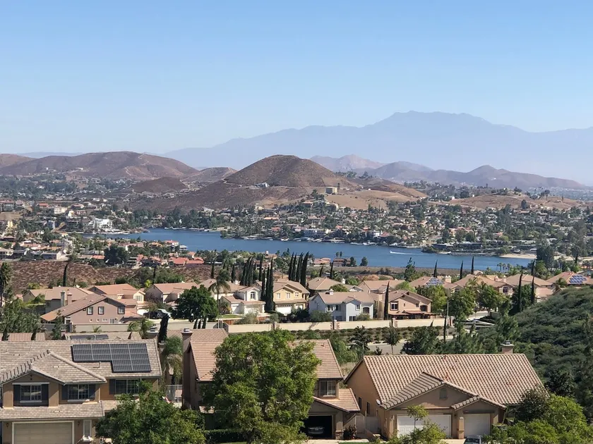 Beautiful, Spacious, View Home - Image 1