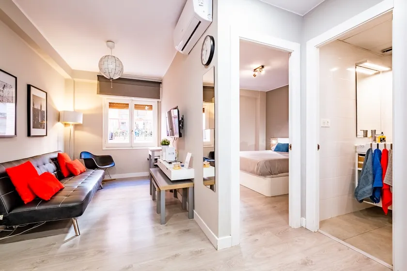 Apartment with Wi-Fi in downtown Zaragoza - Image 1