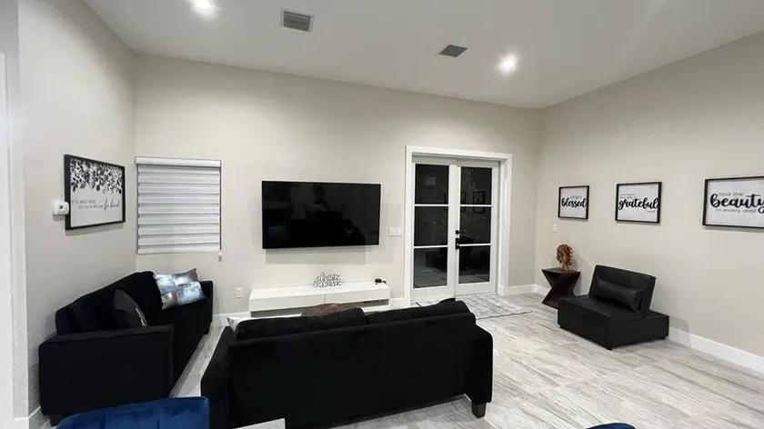 Small Country House 1200 SF - Image 1