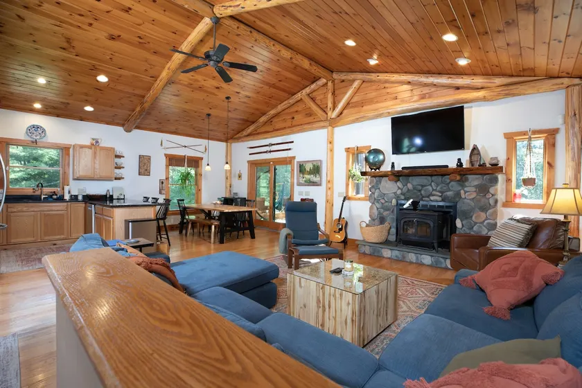 Modern Cabin w/ Hot Tub-Minutes to Lakes & Skiing - Image 1