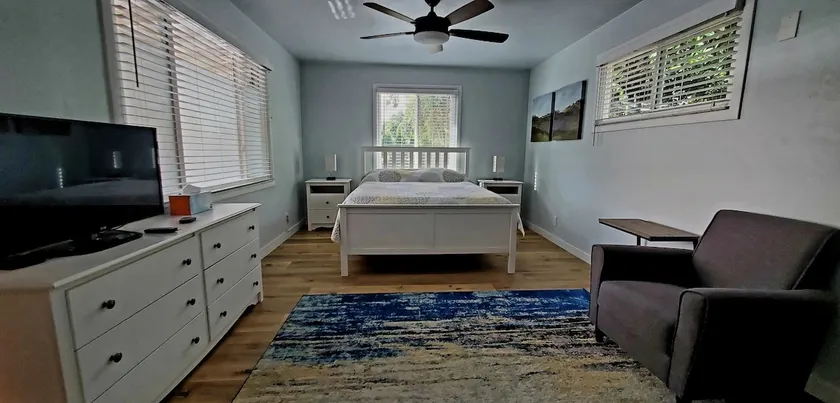 Peaceful, cozy, private, clean, self check-in - Image 1