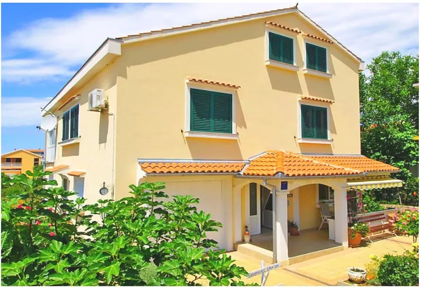 Apartment Desa - Image 1