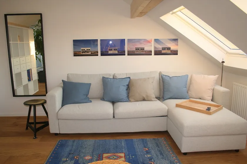 Light-flooded apartment with roof terrace - Image 1