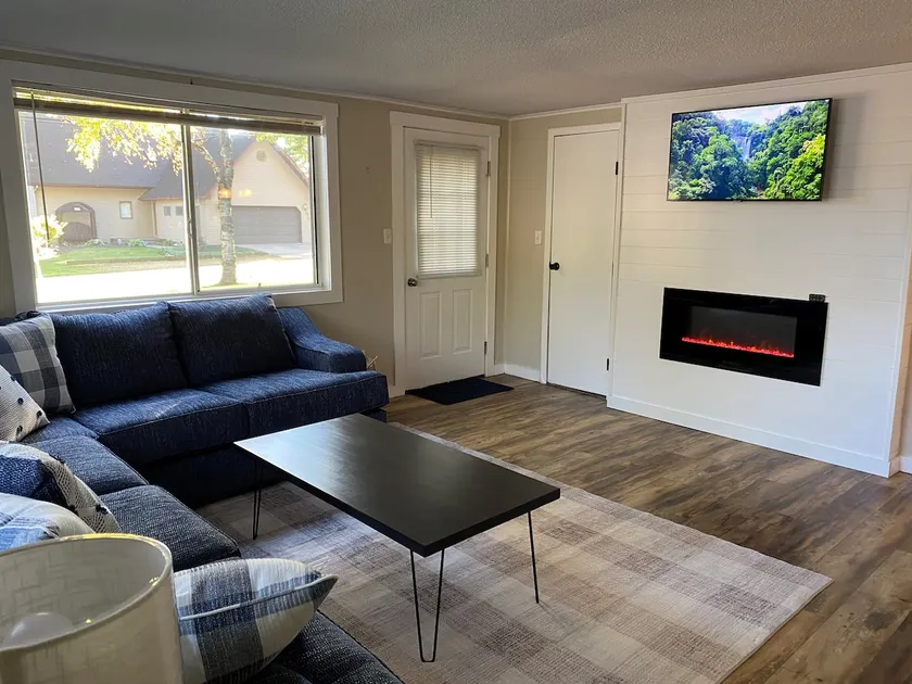 3 - Bedroom Cottage Near Lake Mitchell in Cadillac - Image 1