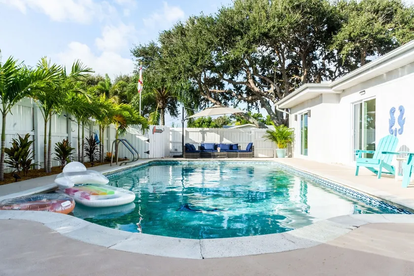 Aqua Azzurra, Heated Pool Villa 7 Min to Beach - Image 1