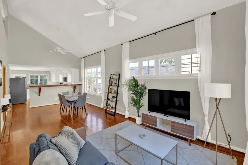 Walk to UVA • Modern Townhome • Long‑Stay Ready - Image 1