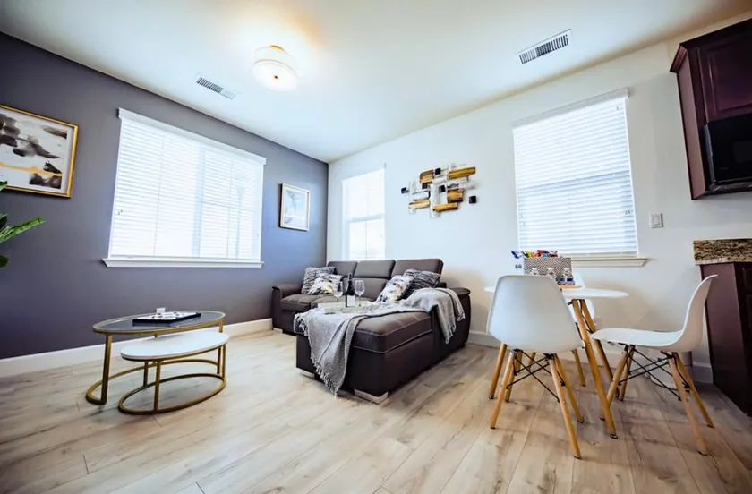Cozy Private Stylish Modern Guest Suite - Image 1