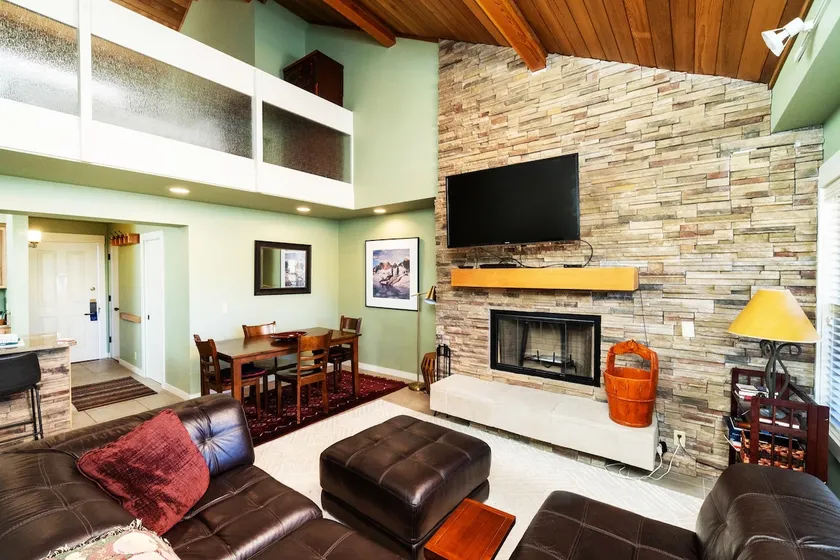 Beautiful condo with view to match! 2 brm 2.5 bath - Image 1