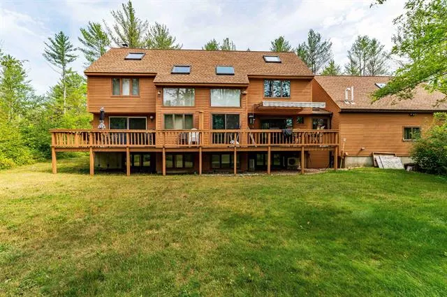 Cozy Family-Sized Condo Close To Everything - Image 1