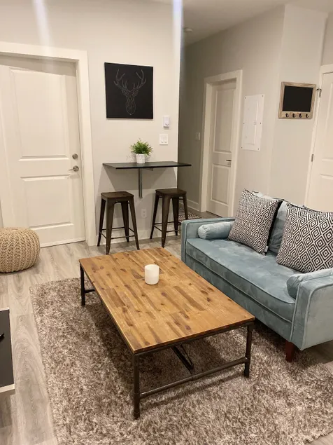 Bright, Clean, Private 1 Bed Suite! - Image 1