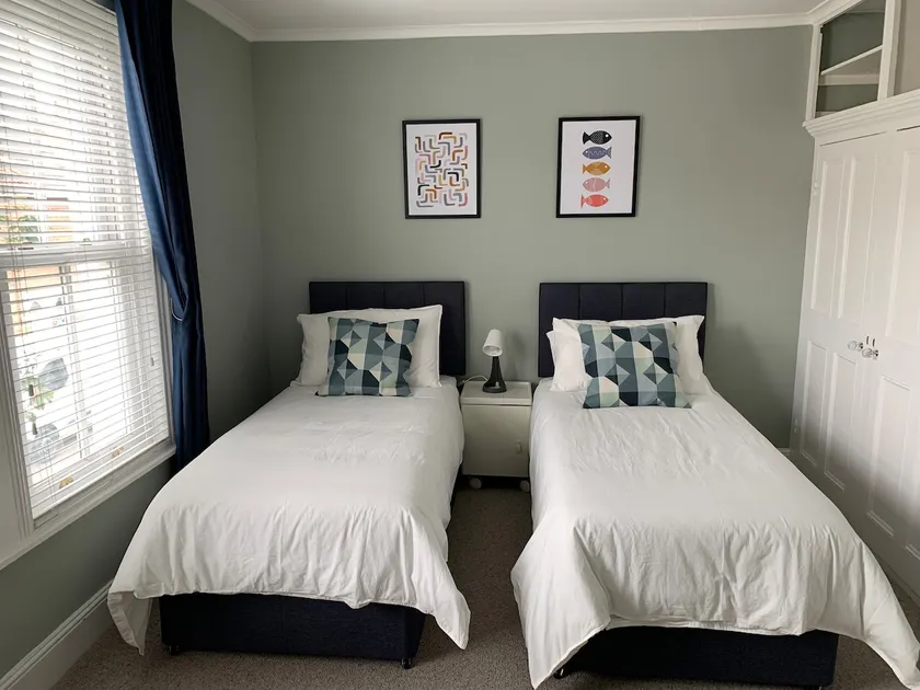 Napier - A Beautiful House in the best Southsea location - Image 1