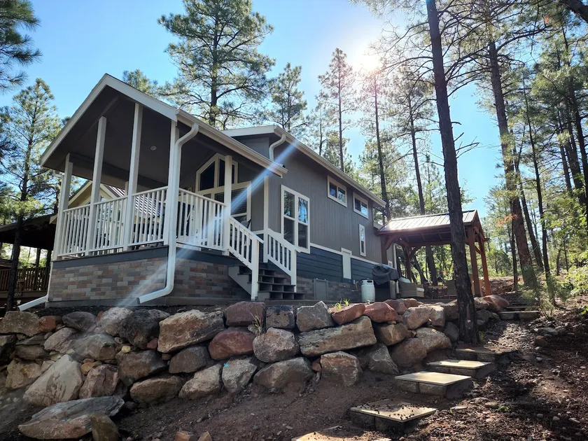 Luxurious Tiny Cottage-Relax-Hike-Fish-Eat!! - Image 1