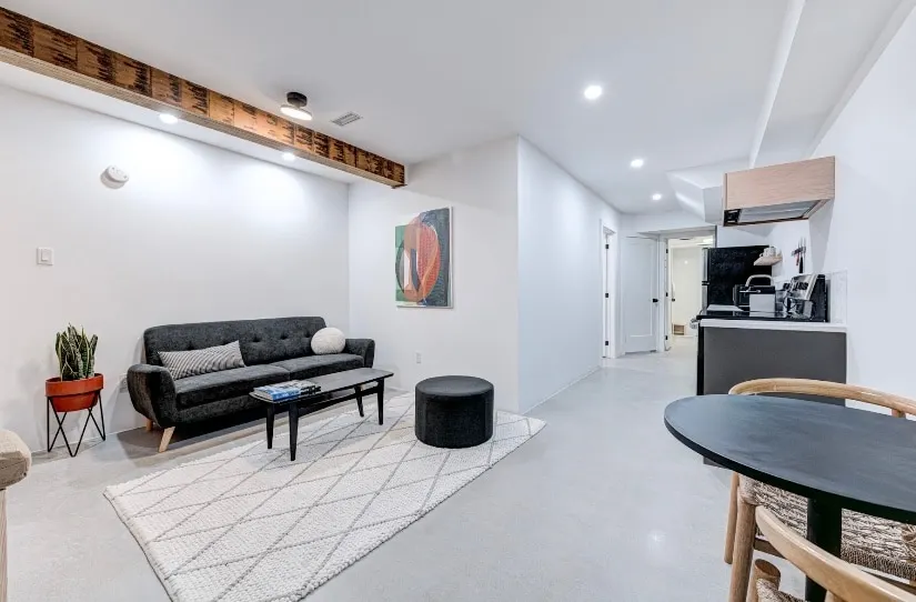 Bright & Modern Lower Level On Lansdowne - Image 1