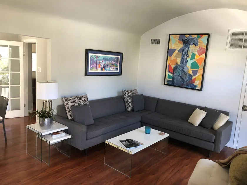 Spanish Cottage in Trendy Melrose District - Image 1