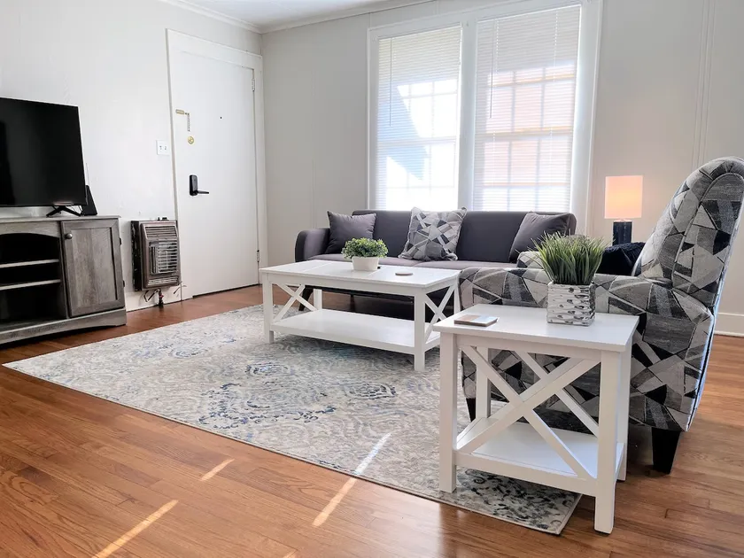 Updated, efficient and economic town house - Image 1