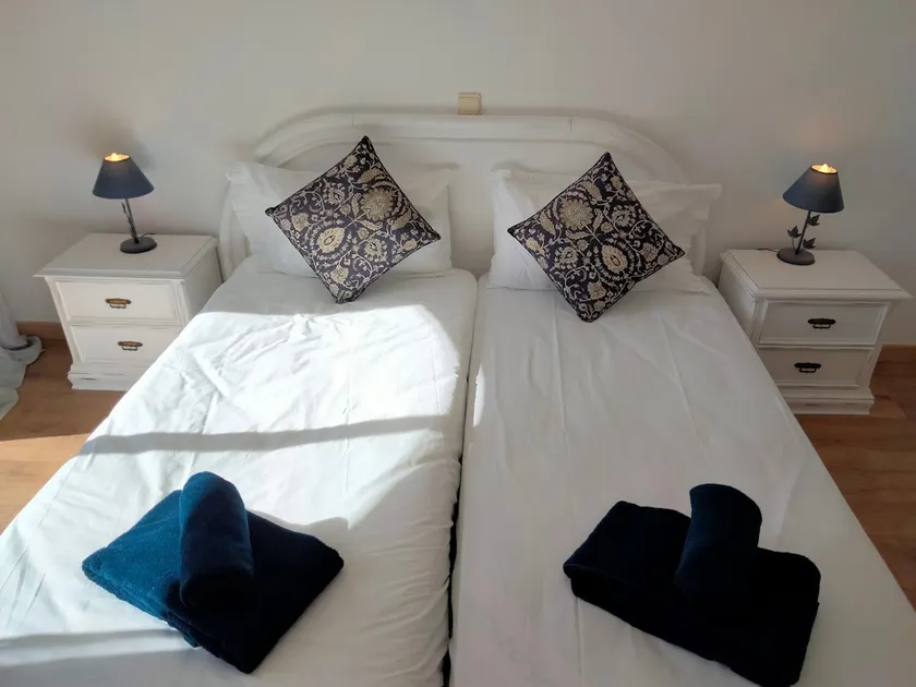 Lovely 2-bedroom rental in Carvoeiro free parking - Image 1
