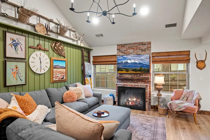 Cozy Mountain Retreat AC/Fireplace/Pet Friendly - Image 1