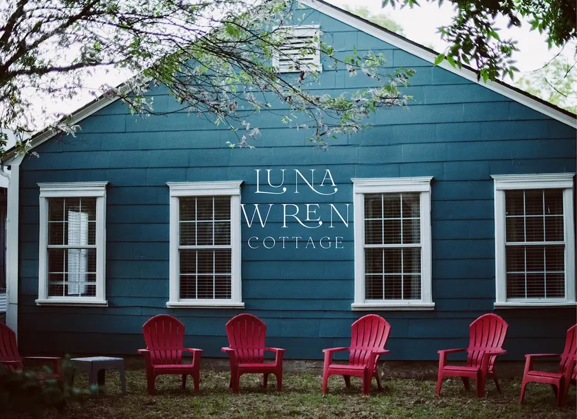 Luna Wren Cottage in the heart of Denton - Image 1