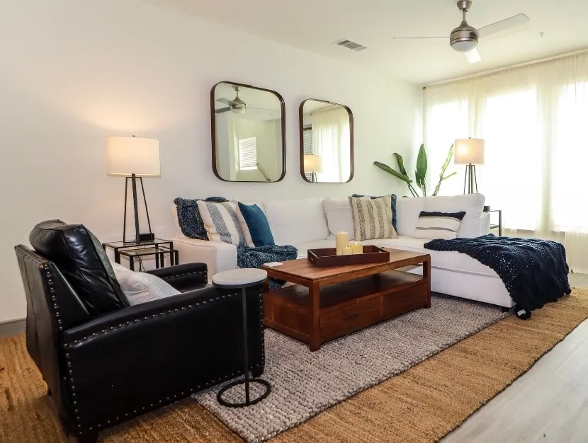 Lovely 2-bedroom Townhome - Image 1