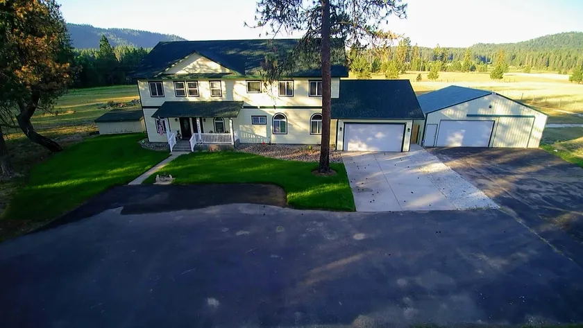 Luxury 4 bedrooms House with amenities - Image 1
