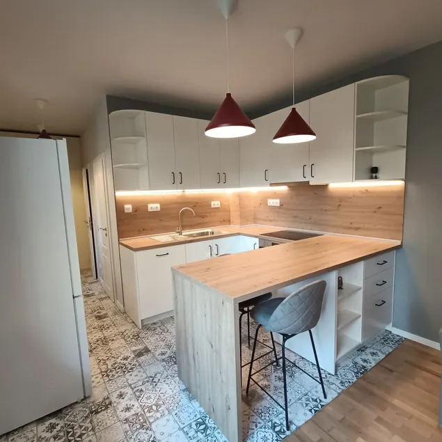 Studio 8 - Image 1